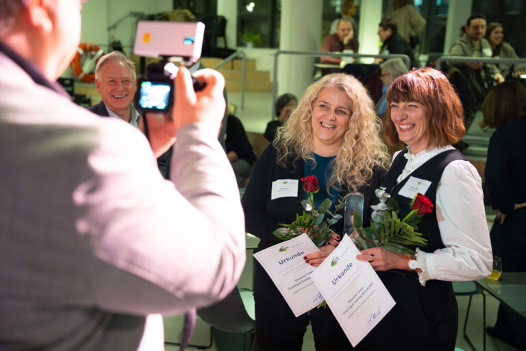 Pia Immler und Imke Lambrecht haben den DVCT Award 2025 gewonnen. Siegerfoto
